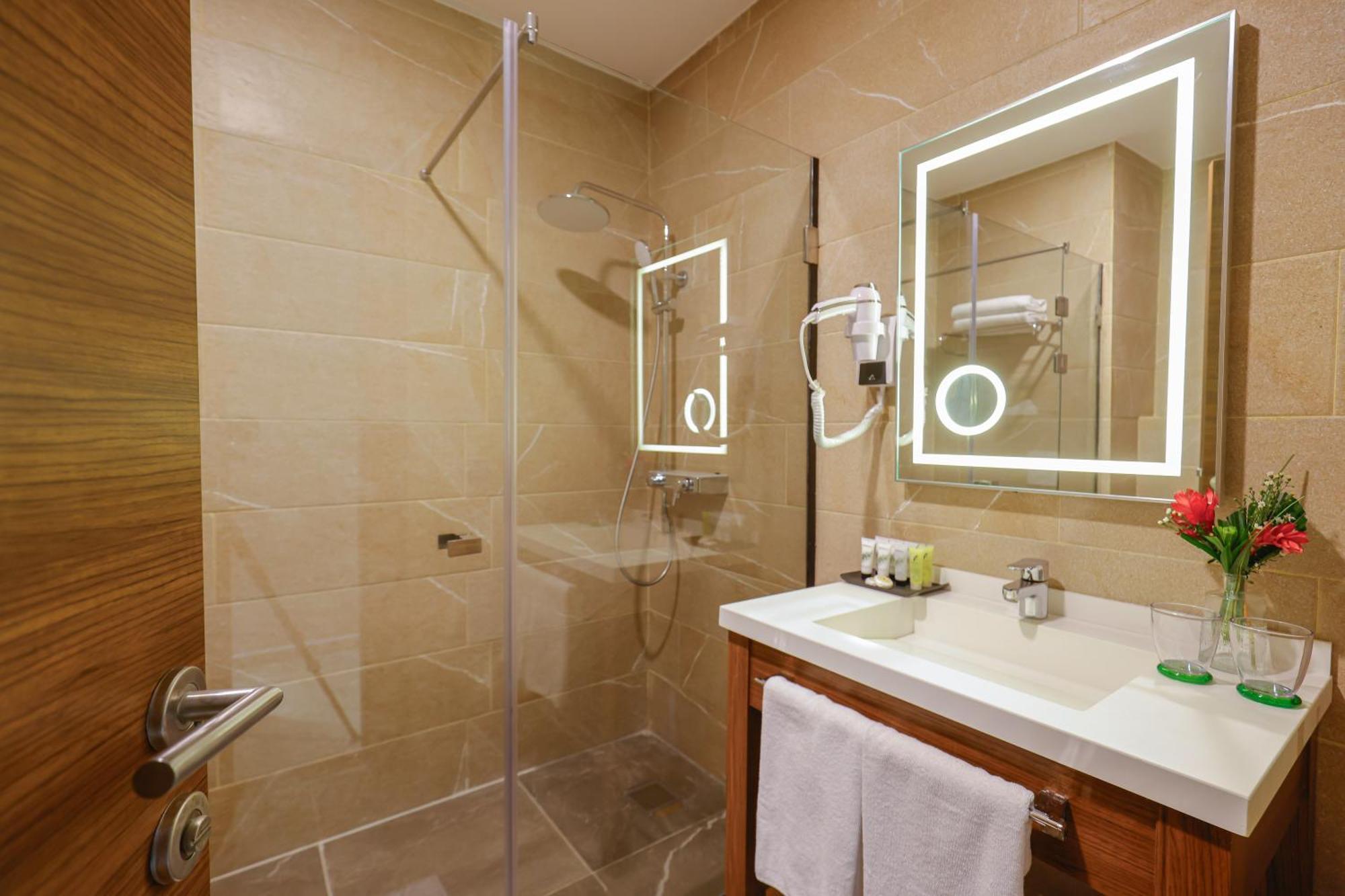 אבידג'אן Byblos Hotel מראה חיצוני תמונה